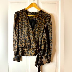 Banana Republic Leopard print blouse xs